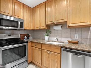 914 Spruce Street 9, Philadelphia PA 19107