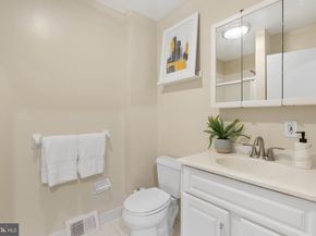 914 Spruce Street 9, Philadelphia PA 19107