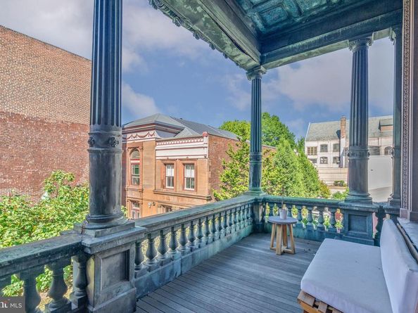 2201 Green Street, Philadelphia PA 19130