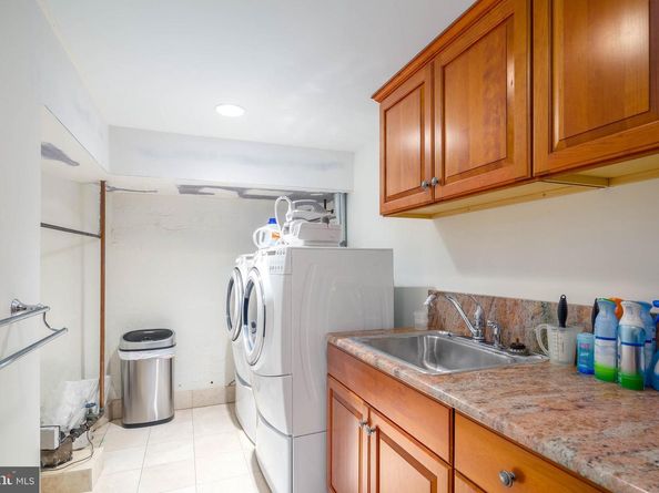2201 Green Street, Philadelphia PA 19130