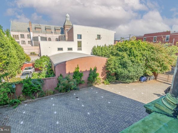 2201 Green Street, Philadelphia PA 19130