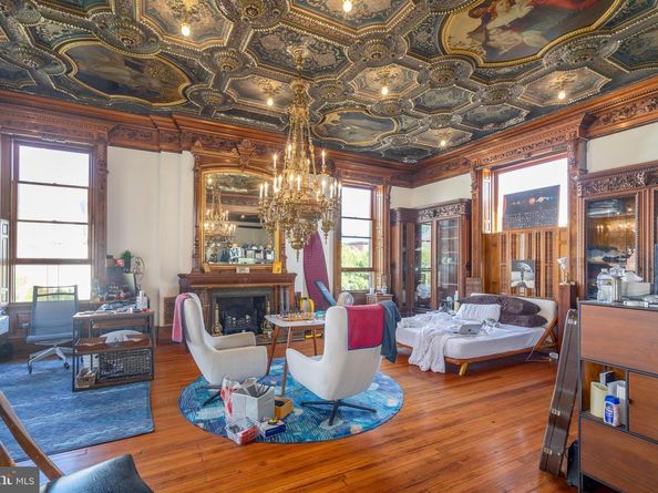 2201 Green Street, Philadelphia PA 19130