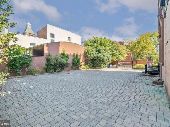 2201 Green Street, Philadelphia PA 19130