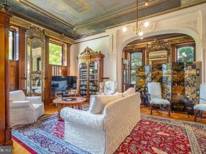 2201 Green Street, Philadelphia PA 19130