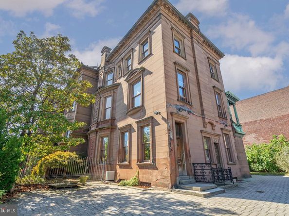 2201 Green Street, Philadelphia PA 19130