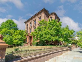 2201 Green Street, Philadelphia PA 19130