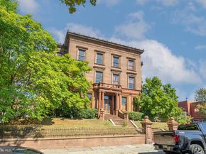 2201 Green Street, Philadelphia PA 19130
