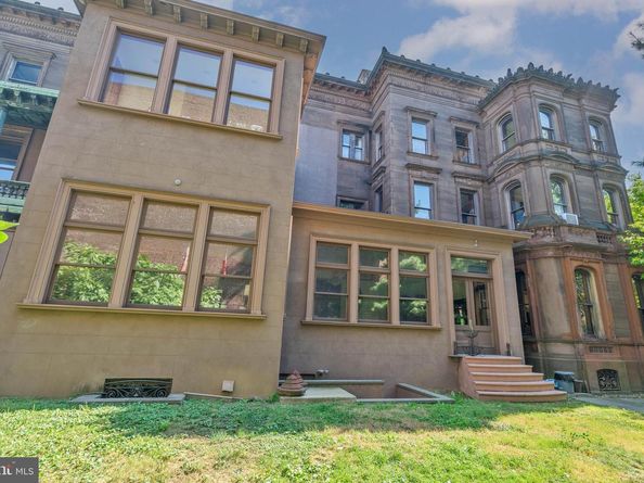 2201 Green Street, Philadelphia PA 19130