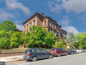 2201 Green Street, Philadelphia PA 19130