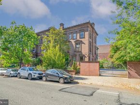 2201 Green Street, Philadelphia PA 19130