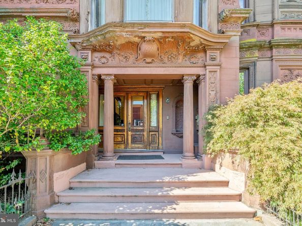 2201 Green Street, Philadelphia PA 19130