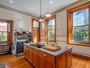 2201 Green Street, Philadelphia PA 19130