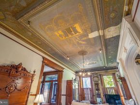 2201 Green Street, Philadelphia PA 19130