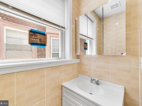 5040 Chestnut Street, Philadelphia PA 19139