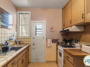1618 Judah Street, San Francisco CA 94122