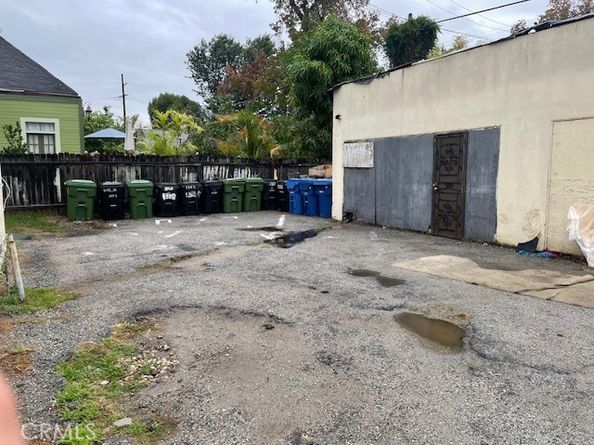 1320 W 25th Street, Los Angeles CA 90007