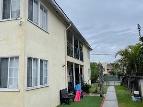 1320 W 25th Street, Los Angeles CA 90007