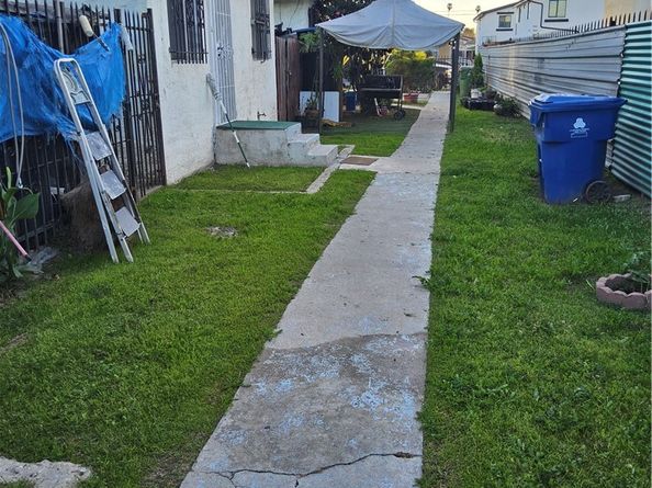 837 W 65th, Los Angeles CA 90044