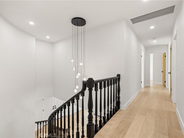 5340 Edgeware Drive, Calabasas CA 91301