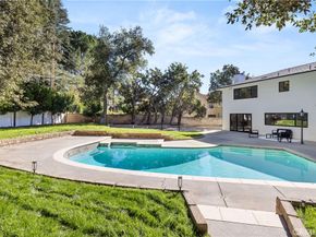 5340 Edgeware Drive, Calabasas CA 91301