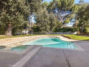5340 Edgeware Drive, Calabasas CA 91301