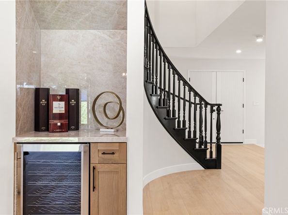 5340 Edgeware Drive, Calabasas CA 91301