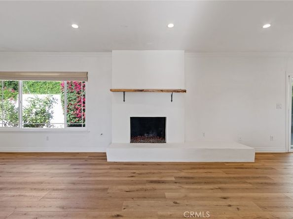 10215 Casaba, Chatsworth CA 91311