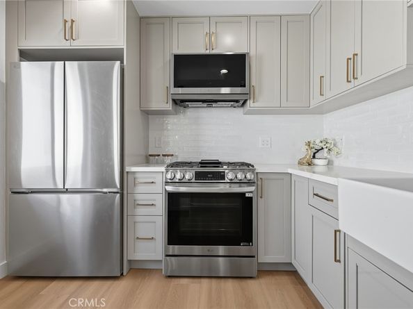 9502 Via Salerno, Burbank CA 91504