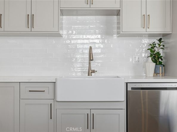 9502 Via Salerno, Burbank CA 91504