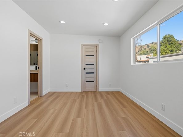 9502 Via Salerno, Burbank CA 91504