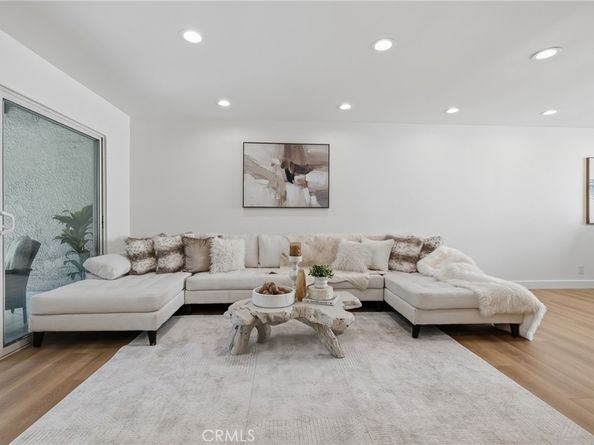 9502 Via Salerno, Burbank CA 91504