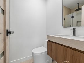 9502 Via Salerno, Burbank CA 91504