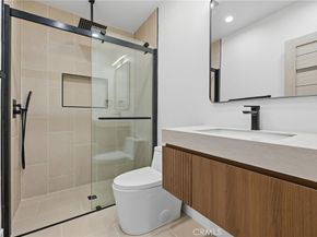 9502 Via Salerno, Burbank CA 91504