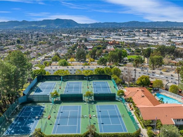 9502 Via Salerno, Burbank CA 91504