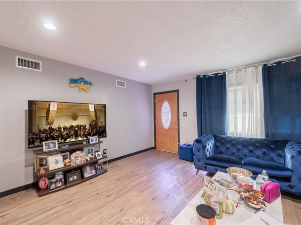 16038 Hartland, Van Nuys CA 91406
