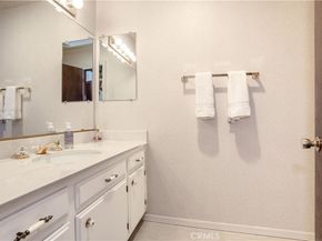 6035 Rod, Woodland Hills CA 91367