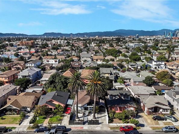 919 919 1/2 W 49th, Los Angeles CA 90037