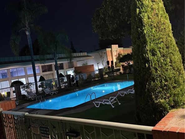 5301 Balboa Boulevard F2, Encino CA 91316