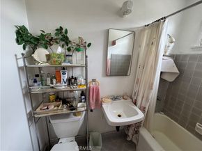 7044 Bertrand, Reseda CA 91335