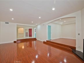 5333 Zelzah Avenue 102, Encino CA 91316