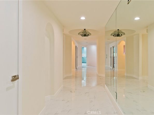 5333 Zelzah Avenue 102, Encino CA 91316