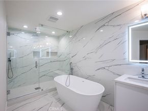 5333 Zelzah Avenue 102, Encino CA 91316