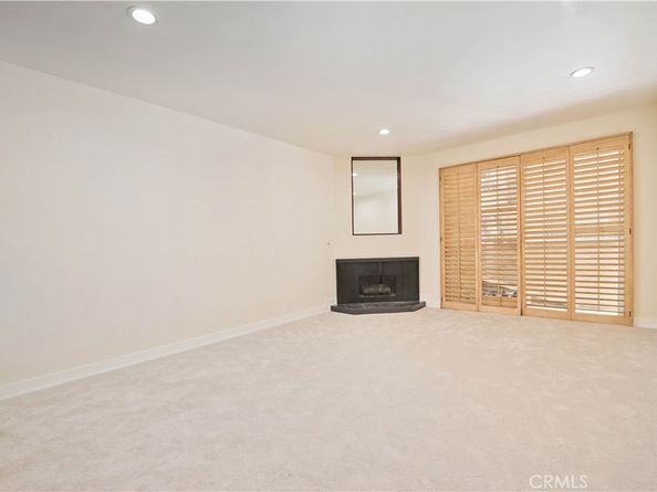 5333 Zelzah Avenue 102, Encino CA 91316