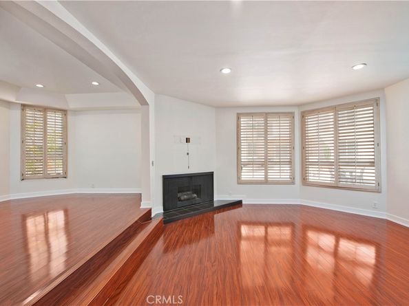 5333 Zelzah Avenue 102, Encino CA 91316