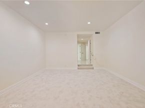 5333 Zelzah Avenue 102, Encino CA 91316