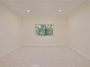 5333 Zelzah Avenue 102, Encino CA 91316