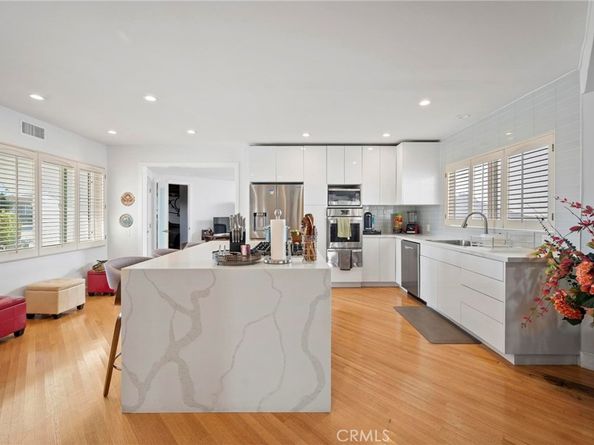 5212 Reynier Avenue, Los Angeles CA 90056