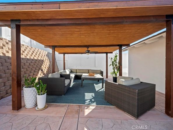 5212 Reynier Avenue, Los Angeles CA 90056