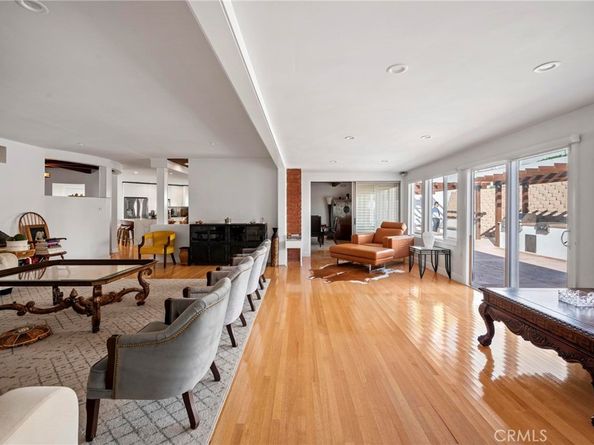 5212 Reynier Avenue, Los Angeles CA 90056