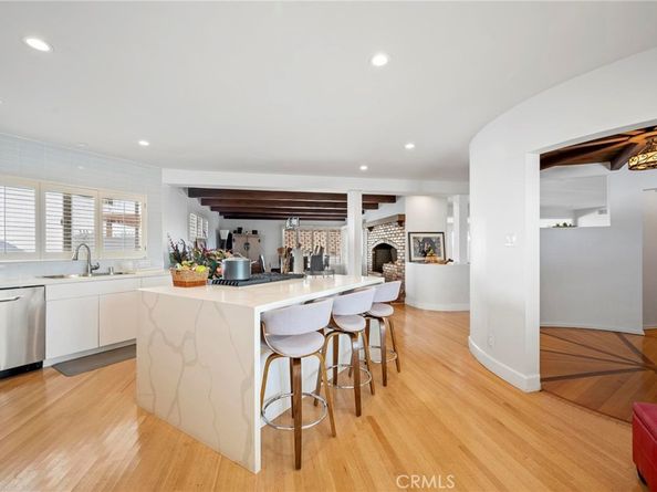 5212 Reynier Avenue, Los Angeles CA 90056